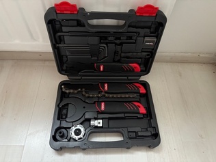 Pyörän huoltovälineet lainattavaksi kirjastosta